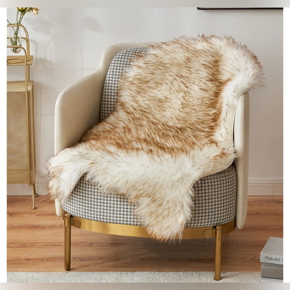 Plush Faux Fur Throw in Cream and Light Brown